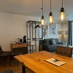 Stadtwirt Bruck شقة